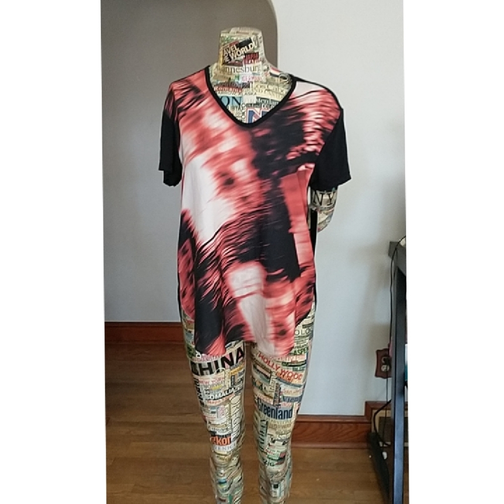 NWT CALVIN KLEIN- Printed Top Size Med